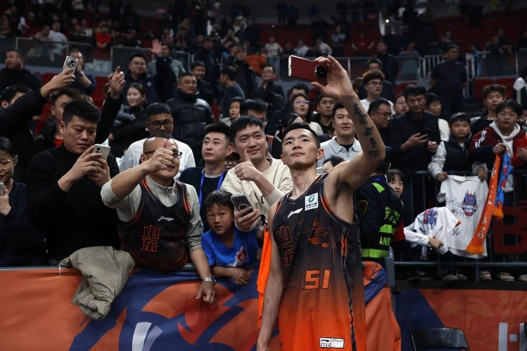 完美收官，山东男篮八连胜结束本赛季临沂主场全部赛事